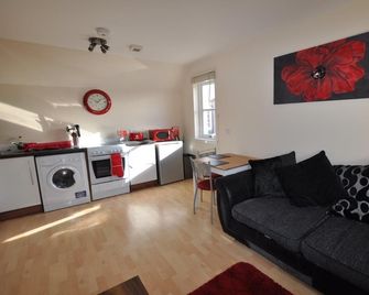 8 Varis Apartments - Forres - Living room