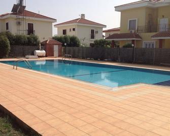 Villa with Large Pool - Agios Sergios - Piscine