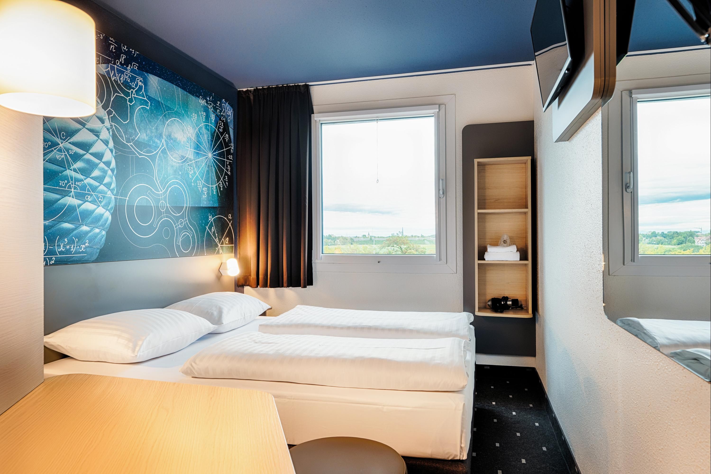 بي آند بي هوتول مونشن جارتشينج