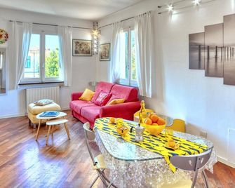 Raffaella House - Levanto - Wohnzimmer