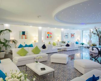 فندق بانوراما - مايوري - ردهة