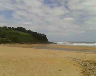 Alojamiento El Pino - Cóbreces - Beach