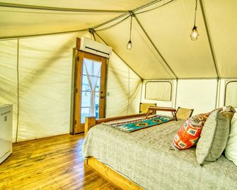 Verde Ranch Rv Resort - Camp Verde