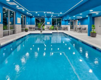 Hampton Inn Danville - Danville - Piscine