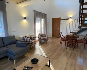 Casa De La Mestra, Espinalbet - Alberga - Castellar del Riu - Living room