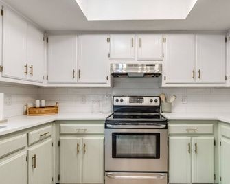 Modern 3-bedroom home in downtown Edmond - Edmond - Cocina