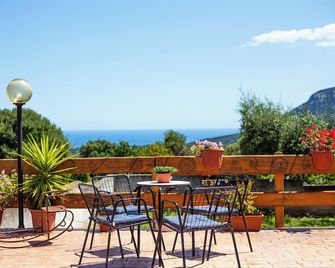Agriturismo Paulesa - Cala Gonone - Innenhof