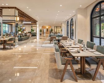 Holiday Inn Gurgaon NH8 - Gurugram - Restaurant