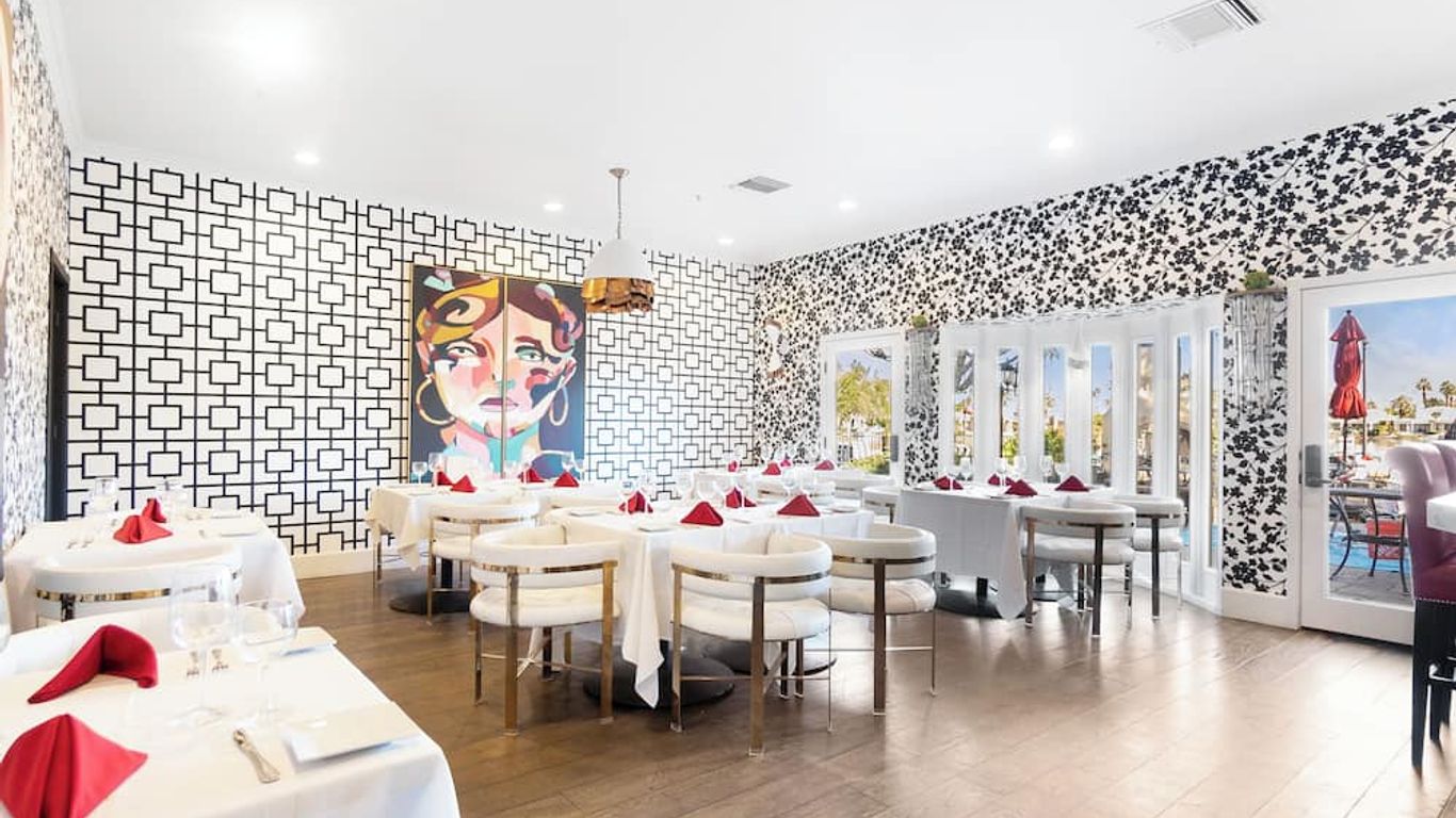 The Chateau At Lake La Quinta