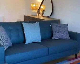 Tranquil Athy Apartment With 3 Bedrooms - Athy - Wohnzimmer