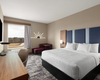 La Quinta Inn & Suites by Wyndham Athens I-65 - Athens - Habitación
