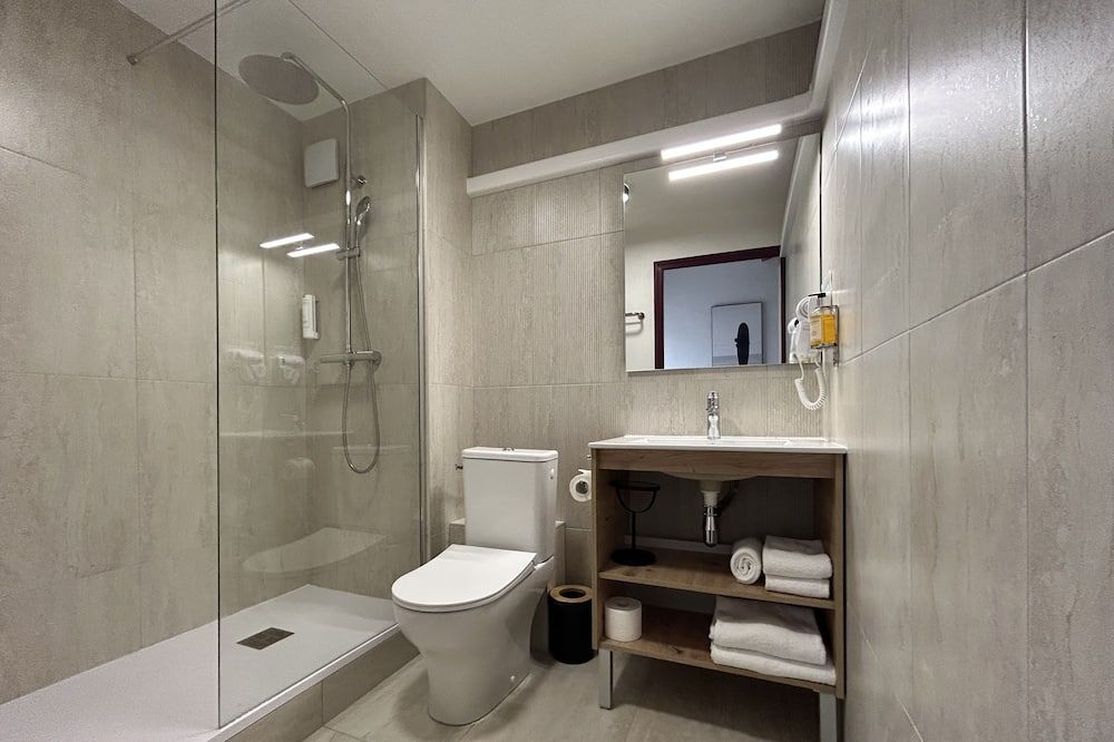 Logis Hotel De La Clape - נארבון - חדר רחצה