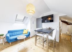 L'opal - Appartement 2 Chambres Angers Centre - أنجيه - غرفة طعام