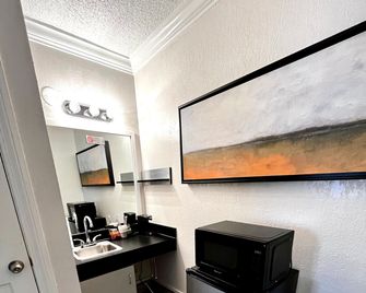 At Home Inn & Suites - Pensacola