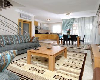 Paradise Town Villa Lucky - Belek - Wohnzimmer