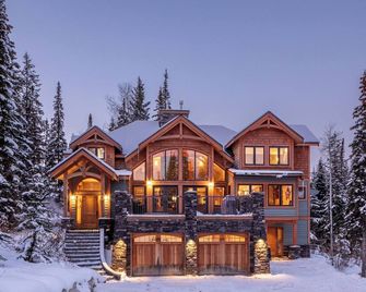 Creekside Chalet: 7-bedroom luxury mountain home - Golden - Bâtiment