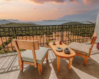 Kuytu Bed & Breakfast - Kaş - Balkon