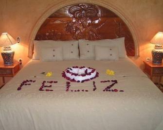 Hotel Paradise Lagoon - El Coacoyul - Bedroom