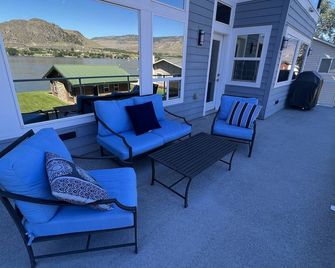 Spectacular Lake Front Home - Oroville - Balcón