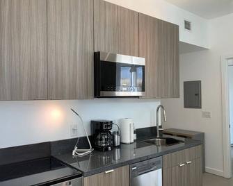 Central Ninth Quiet Modernist 103 - Salt Lake City - Kitchen