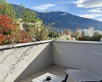 Nonanteneuf Appart Hotel Sierre - Contac - Sierre - Балкон