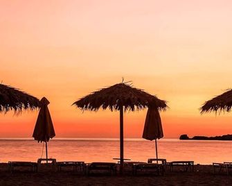Megim Hotel - Palaiochora - Beach