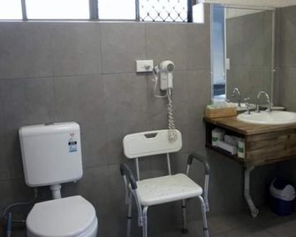 The Plains Motor Inn - Gunnedah - Bathroom
