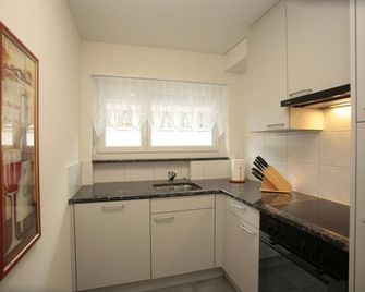 Executive 2 BD flat in city center - Hösch 1 - Zurich - Kitchen