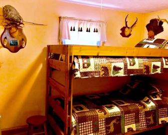 Workman's Wildlife Haven, Secluded Country Setting Vacation Cabin - Louisa - Habitación