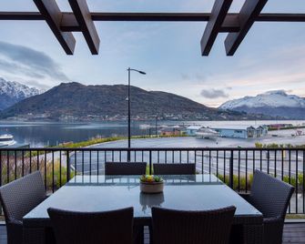 Marina Apartments - Element Escapes - Queenstown - Balcony