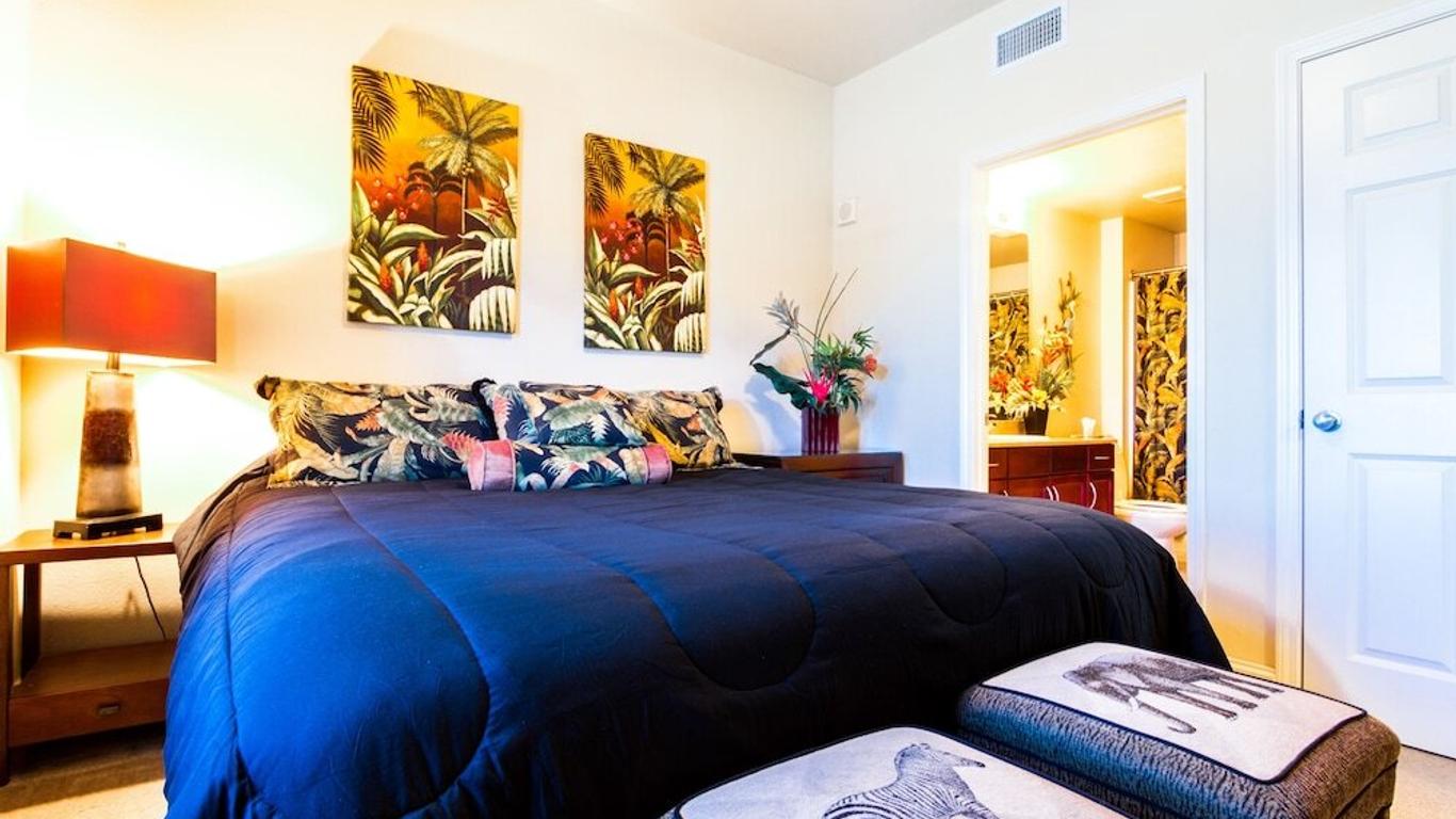 Laketown Wharf Resort by Book That Condo
