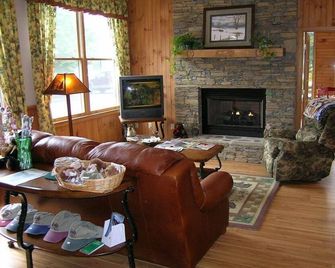 Jonathan Creek Inn And Villas - Maggie Valley - Vardagsrum