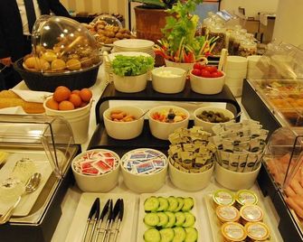 Palazzo Bezzi Hotel - ראבנה - בופה