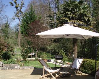 Gite \'blue shutters\' Small country house in Charente Maritime - Saint-Sauvant - Patio