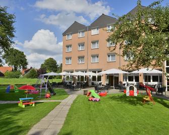 Michel & Friends Hotel Lüneburger Heide - Hodenhagen - Building