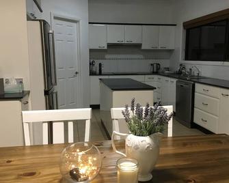 Tallavalley Farm Bnb - Grandchester - Cocina