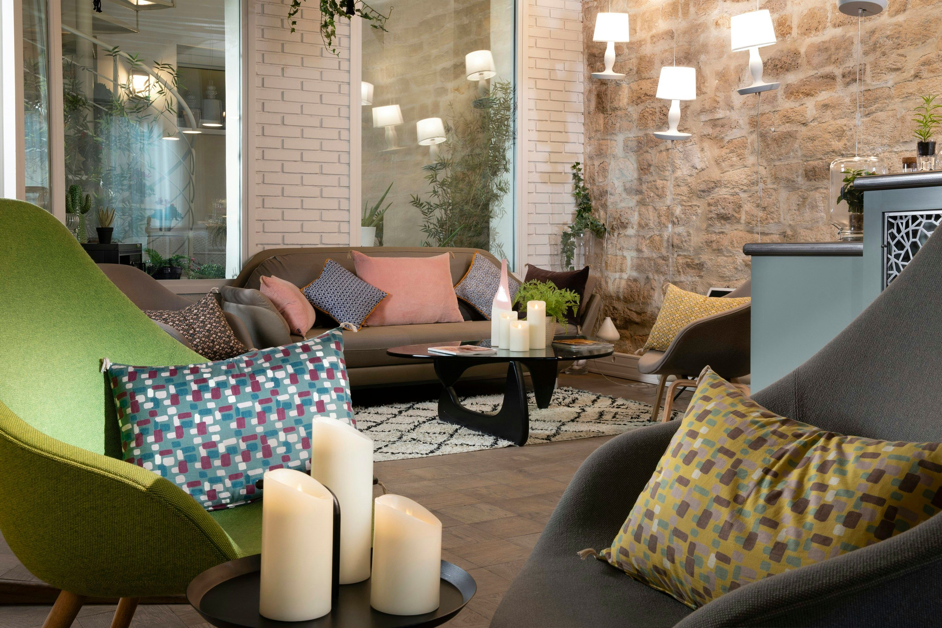 أوتل ماري أوم