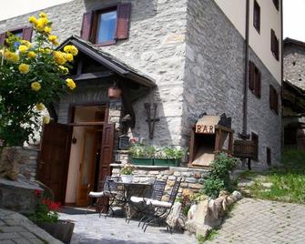 Hotel Ottoz Meublè - Courmayeur - Βεράντα