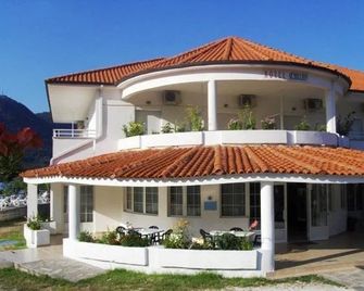 Achillion Hotel - Chrisi Ammoudia - Edificio