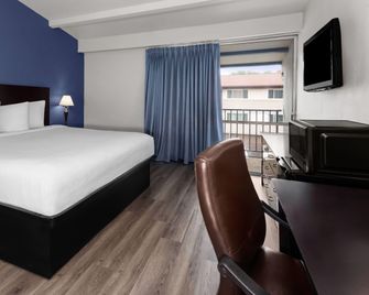 Travelodge by Wyndham Milwaukee - Milwaukee - Habitación