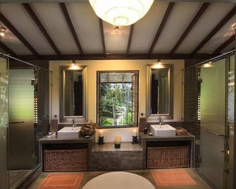 Saffron & Blue - Kosgoda - Bathroom