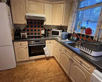 Norwegian Style Cottage in Peaceful Location - Alford - Kitchen