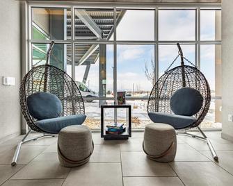 Tru by Hilton Colorado Springs Airport - Colorado Springs - Lobby