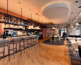 ibis budget Brest Centre Port - Brest - Bar