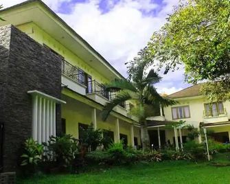 Resort Prima Cipayung - Puncak - Building