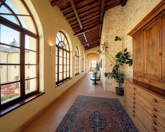 San Pietro Sopra Le Acque - Todi - Pasillo