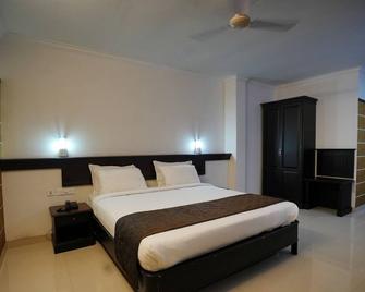 Hotel Maharani - Pala - Bedroom