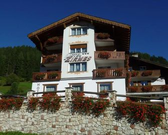 Hotel Zirmes - Moena - Building