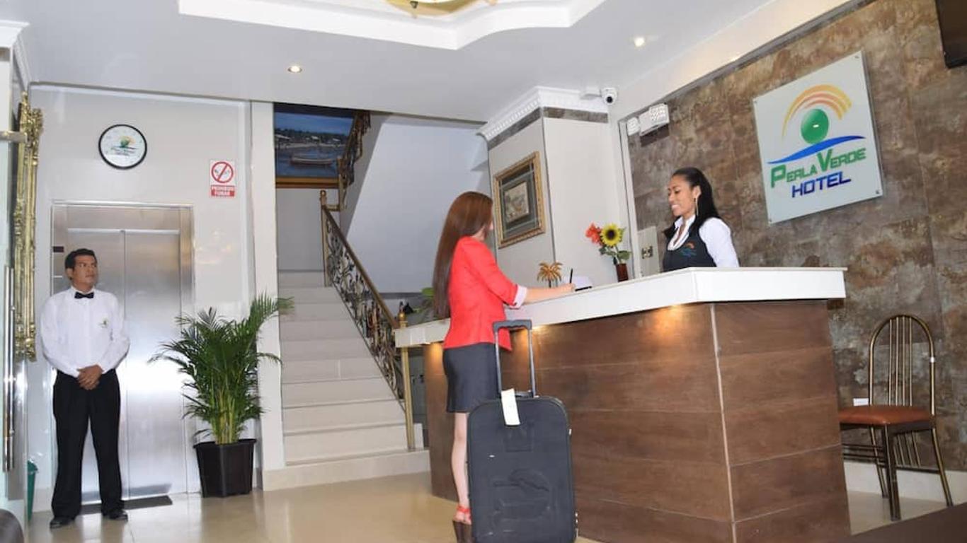 Hotel Perla Verde