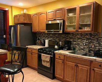 A charming yet modern apartment 45 minutes to Manhattan. Corp/Long-term welcome - نيويورك - مطبخ